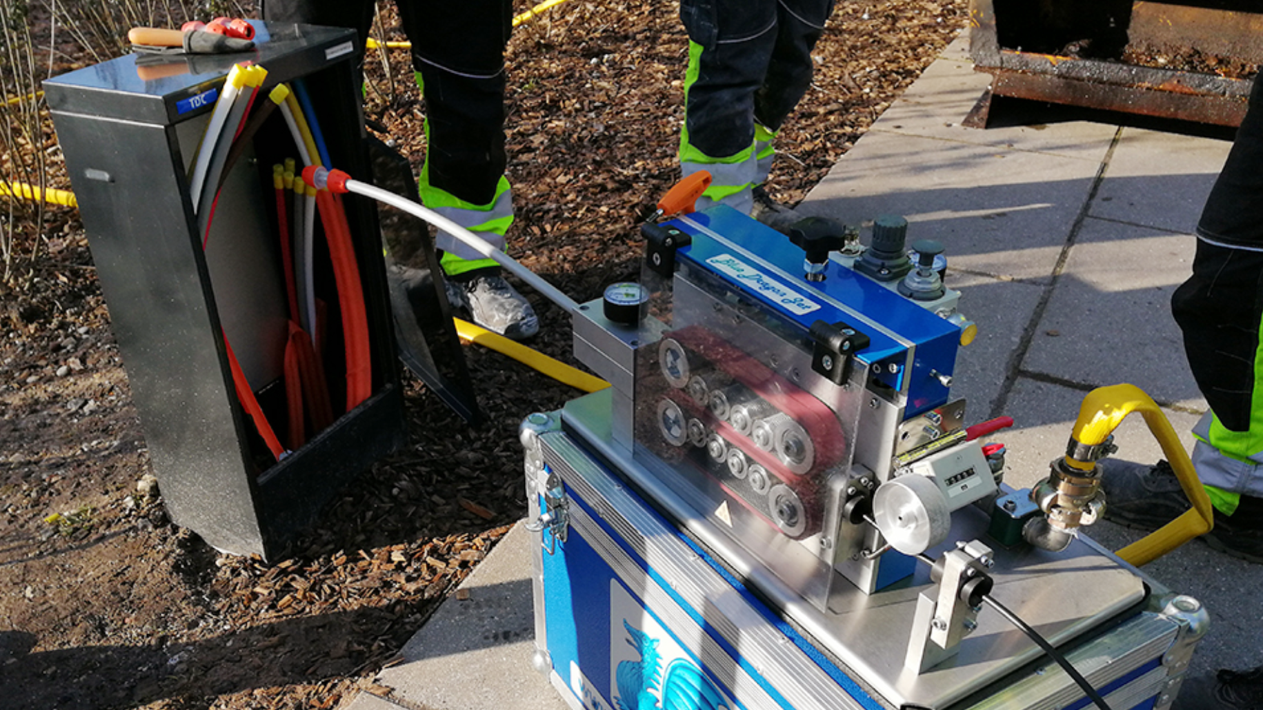 alt Cable Jetting Solution alt Solución de inyección de cable